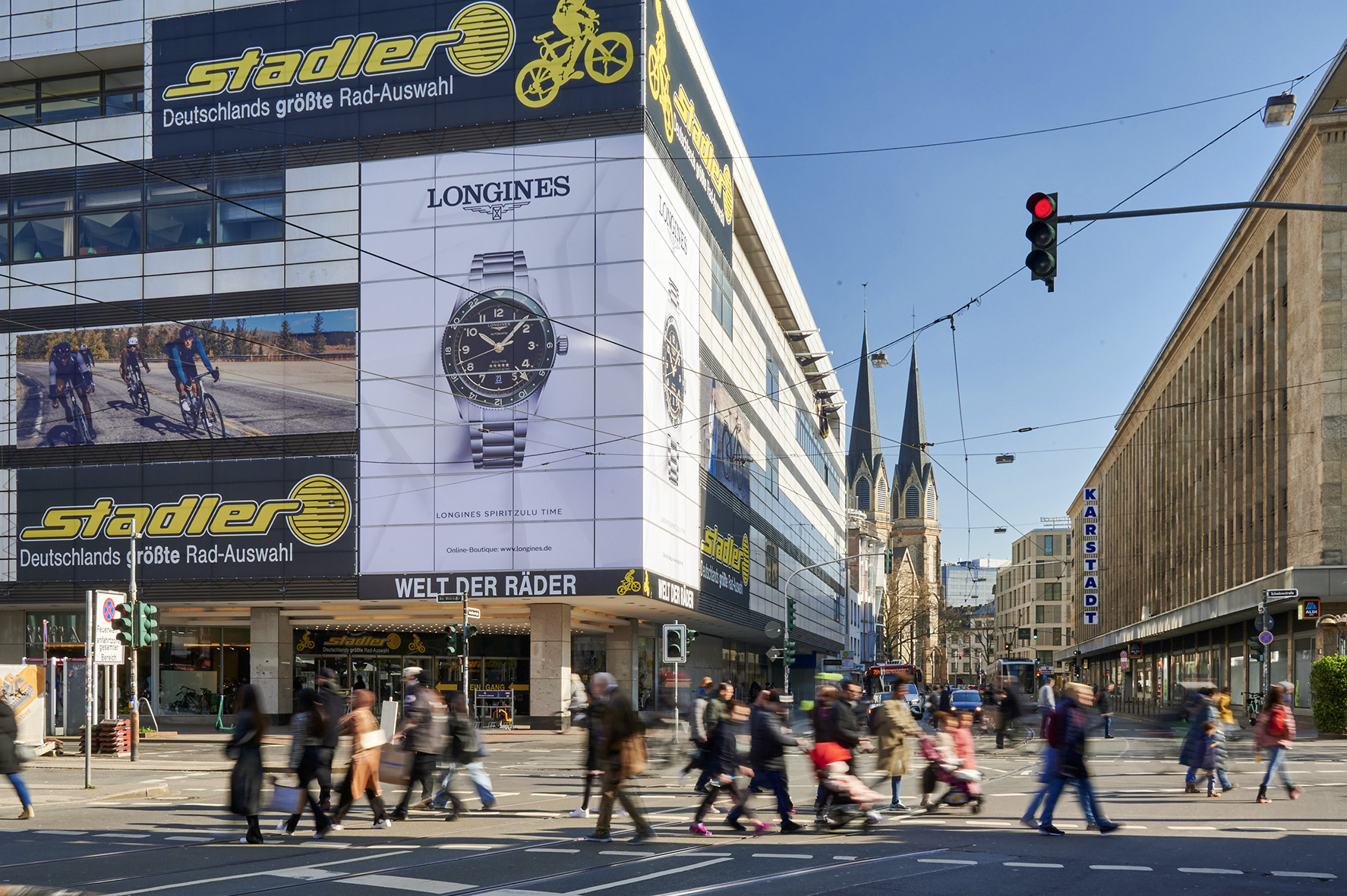 Longines_Düsseldorf_Shopping Queen @Schadowstraße - Window Ad_0062.jpg