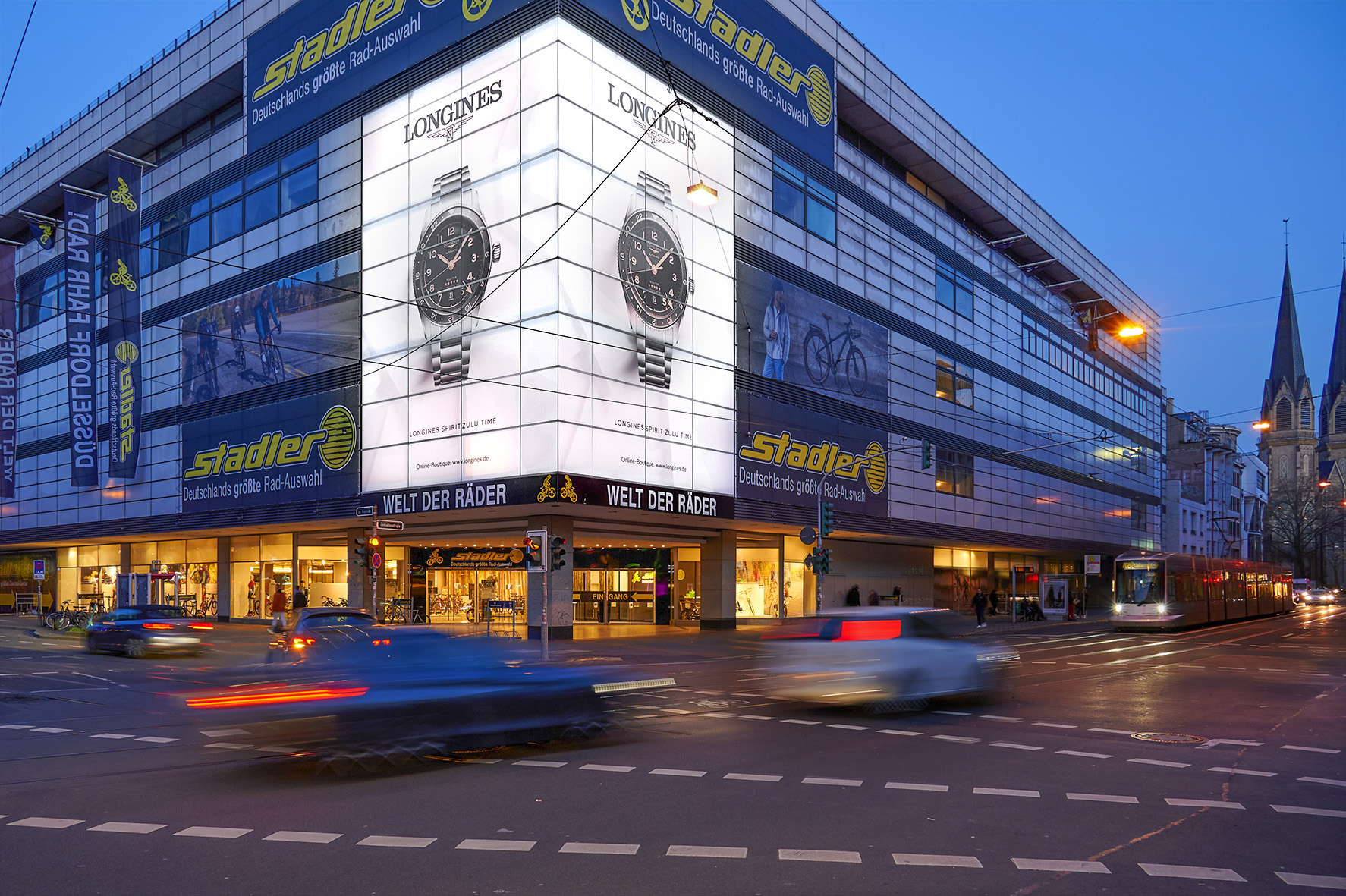 Longines_Düsseldorf_Shopping Queen @Schadowstraße - Window Ad_0076.jpg