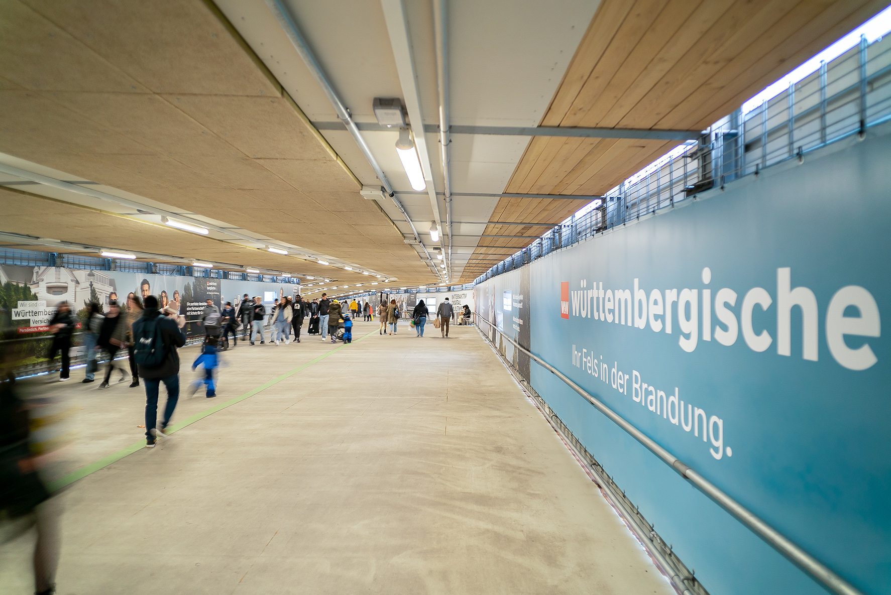 WGV_Stuttgart_Hauptbahnhof - Media Wall - Durchgang Königstraße XL_02.jpg