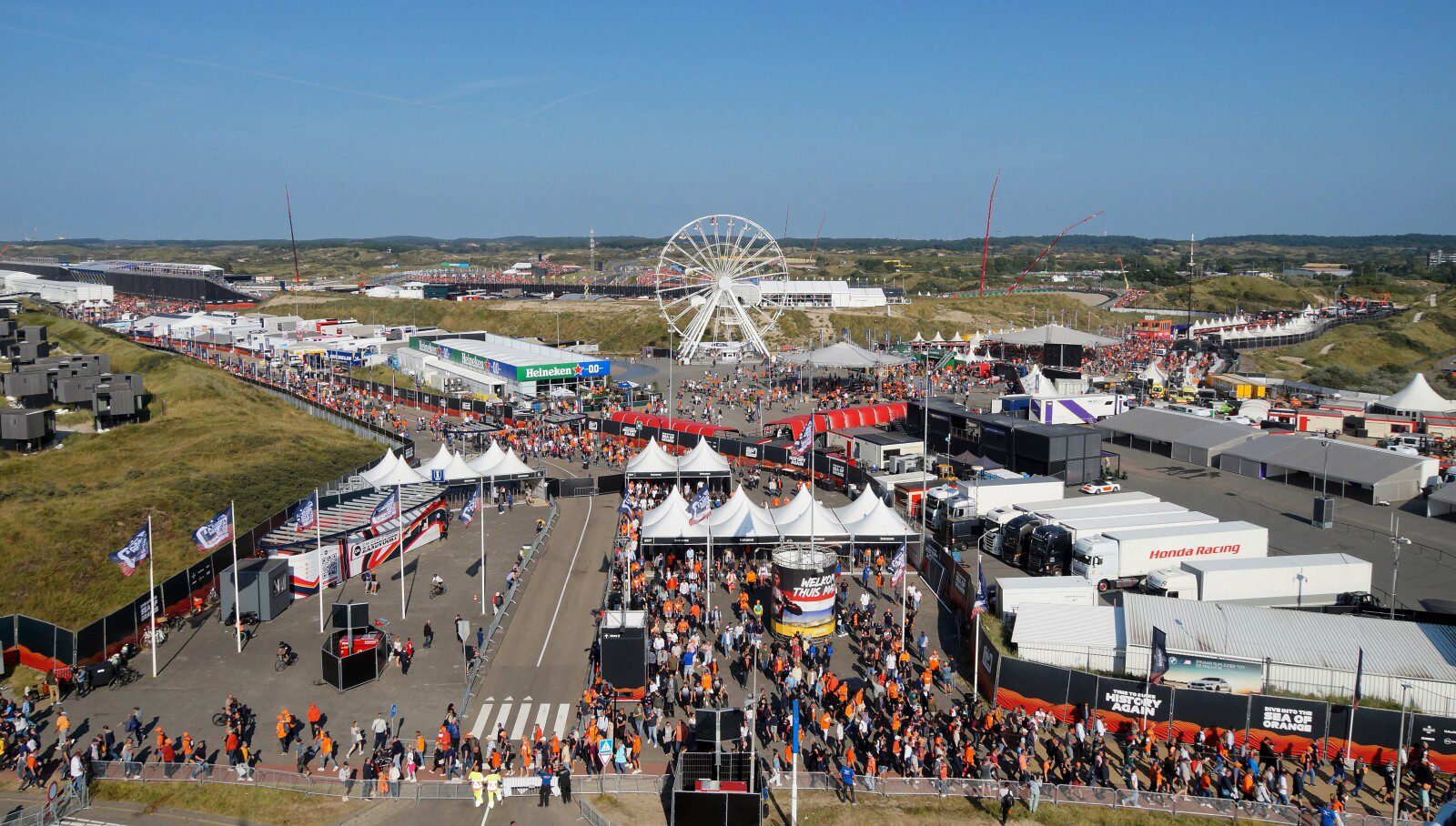 zandvoort-beyond_zandvoort-track-ingang