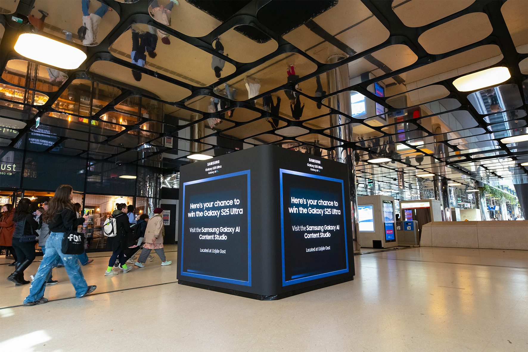 samsung_amsterdam_centraal-station_motion-cube_0011