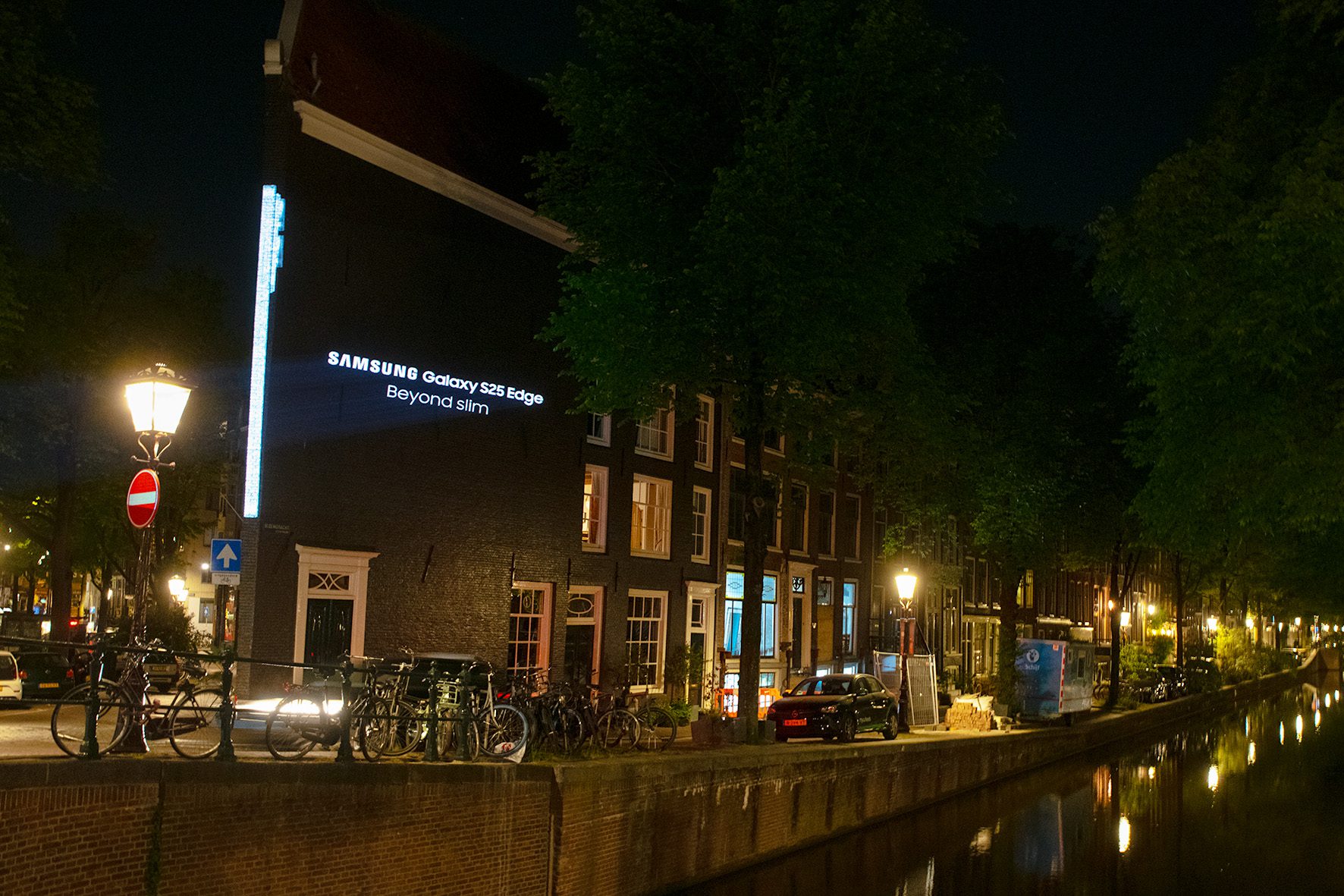 Samsung Galaxy S25 Edge DOOH campagne
