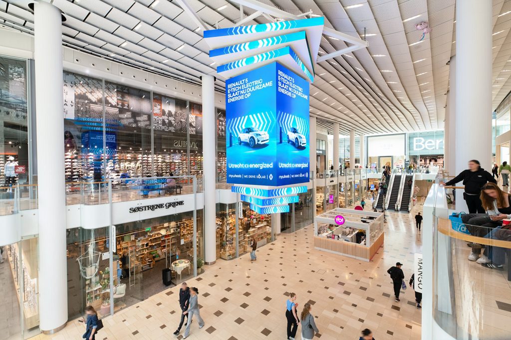 Renault Hoog Catharijne Digital Out Of Home