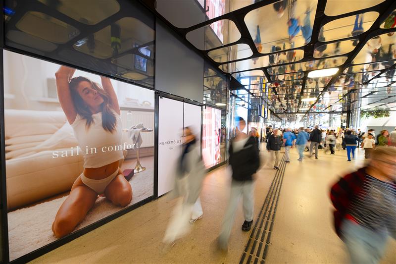 hunkemoller_amsterdam_centraal-station_0005-1