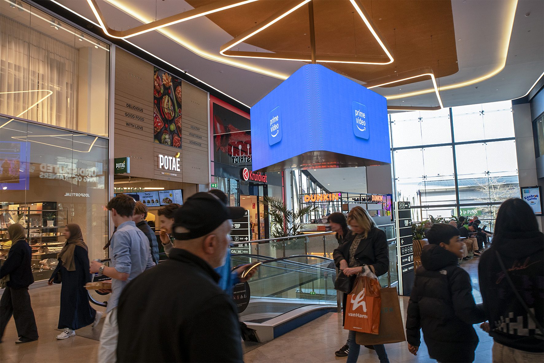 Digital Out of Home Rotterdam Amazon