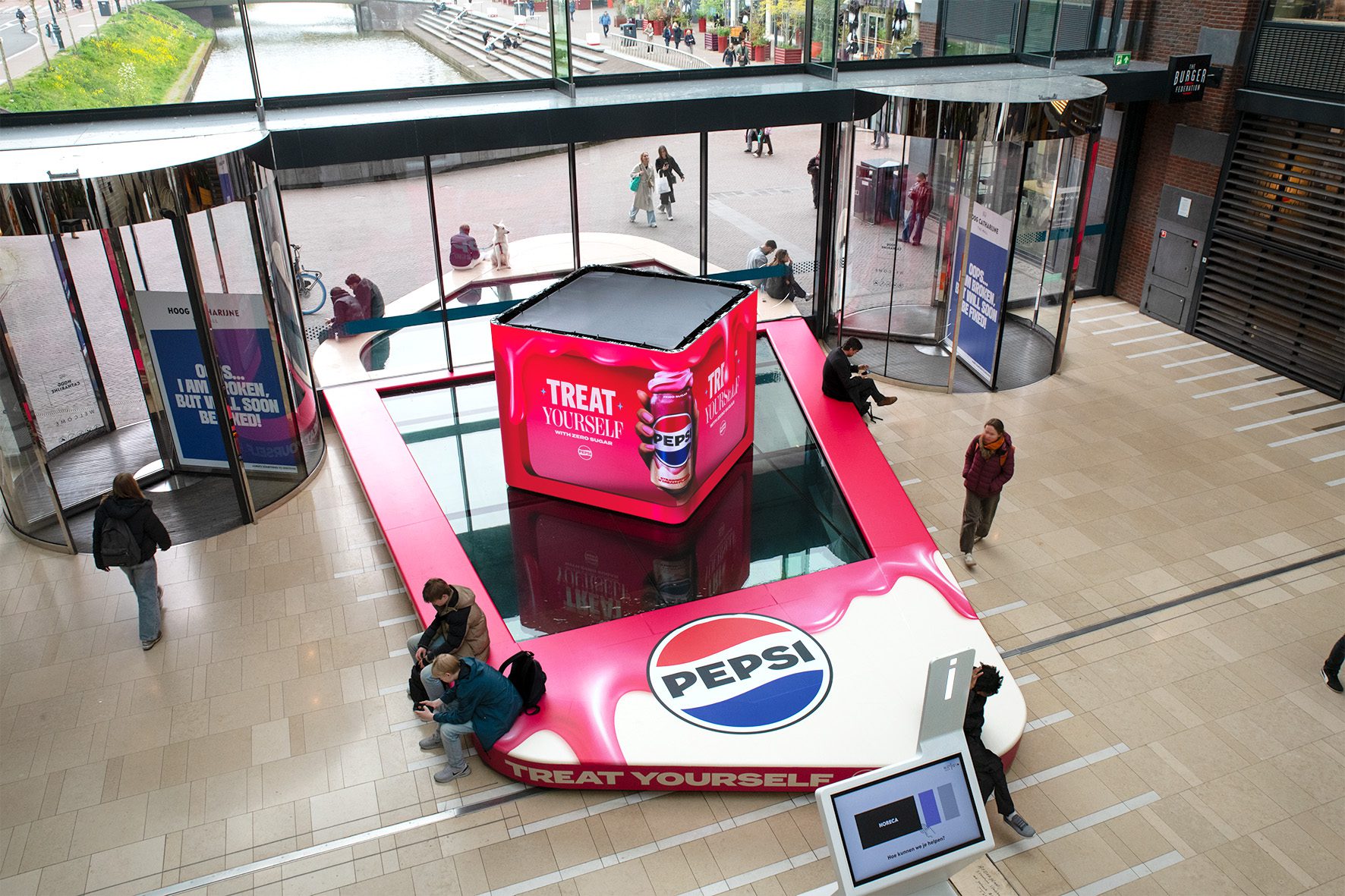 pepsi_utrecht_hoog-catharijne_motion-cube-water-island_special_0005