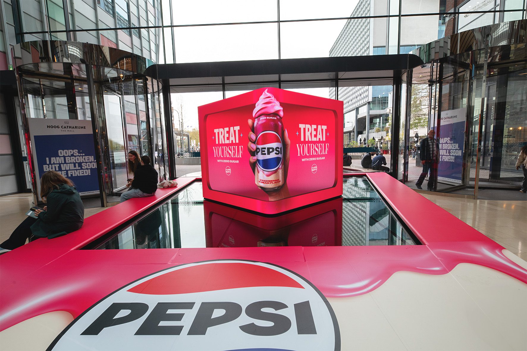 Motion Cube Hoog Catharijne Utrecht Pepsi